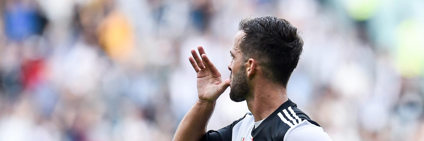 La Juventus rivoluziona il centrocampo