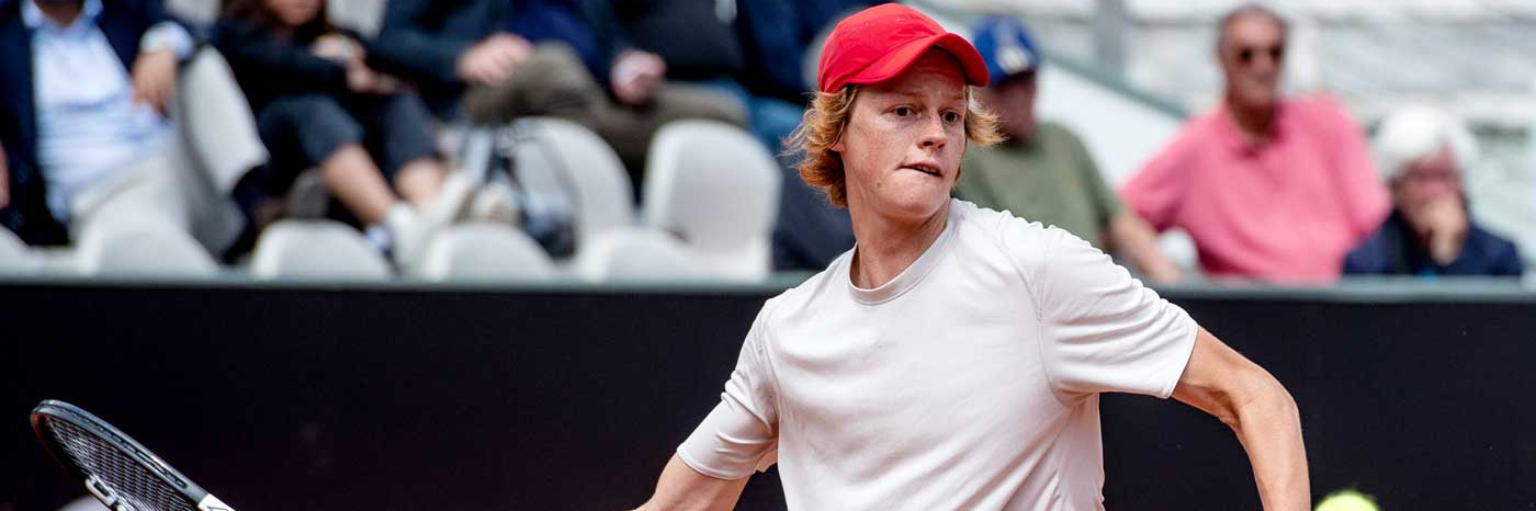 Jannik Sinner al microscopio: tutto sulla giovane stella del tennis italiano
