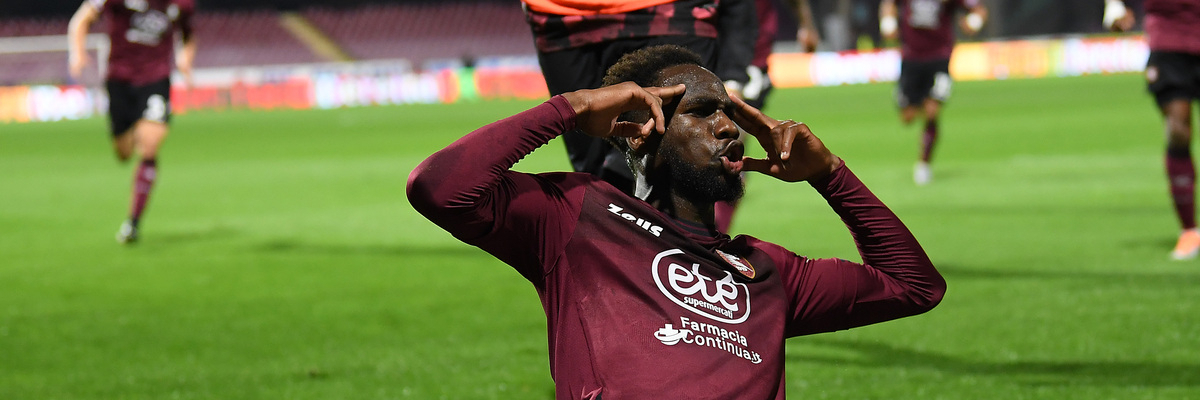 Infortunio Dia, quanto starà ancora fuori l'attaccante della Salernitana 