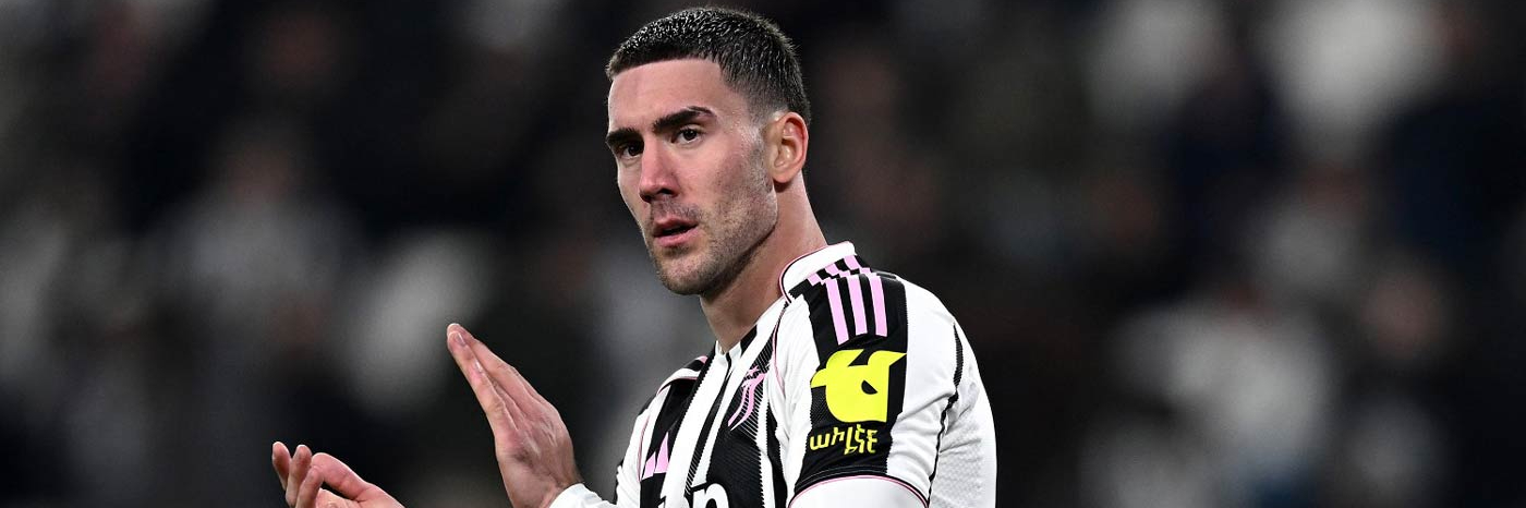 Vlahovic più vicino al rinnovo con la Juve, ora può restare: cambiano le quote 