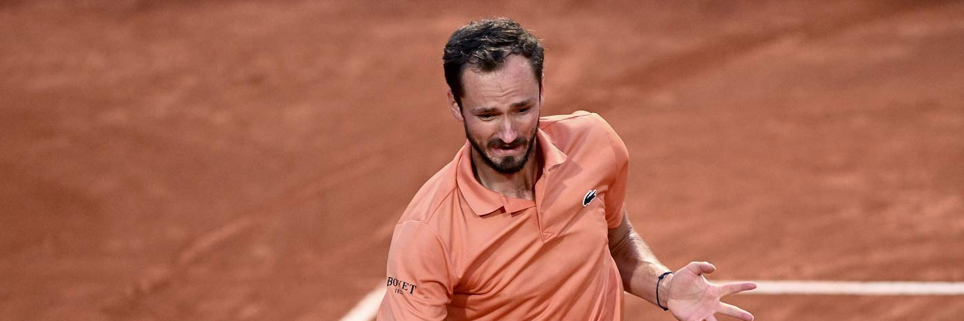 Medvedev subito fuori al Roland Garros: la terra rimane un ostacolo enorme