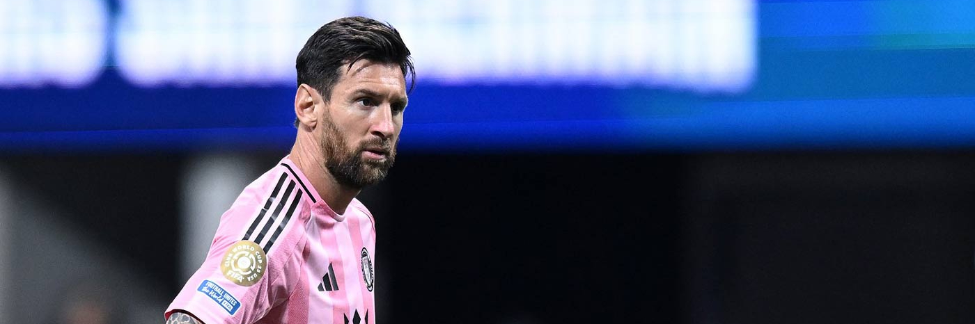 Messi da leggenda: tripletta all’Algeria, agganciato Klose e Argentina già in festa